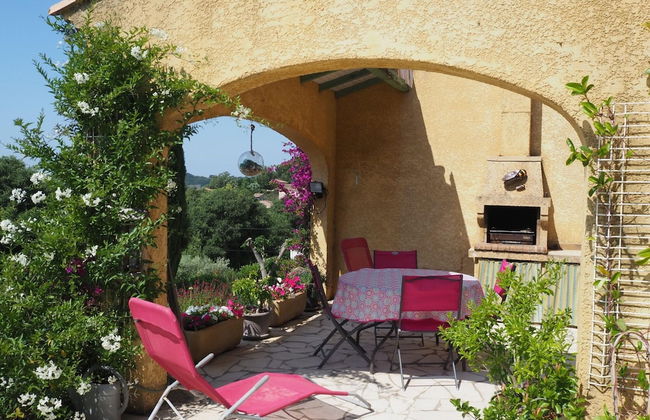 Holiday Cottage With Private Terrace, Bellegarde - Foto 22