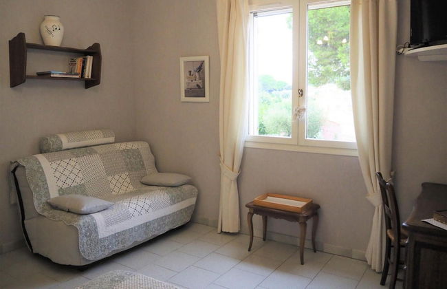 Holiday Cottage With Private Terrace, Bellegarde - Foto 10