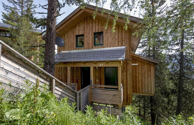 Spacious Chalet With hot tub - Photo 22