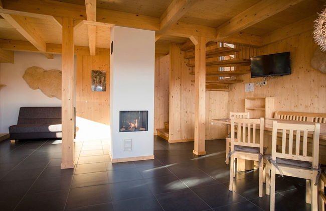 Spacious Chalet With hot tub - Photo 16