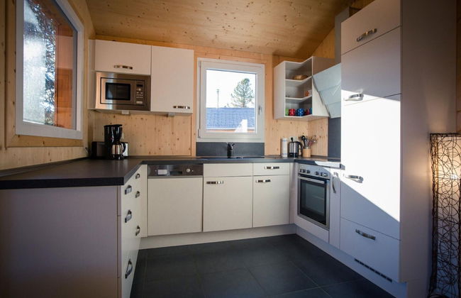 Spacious Chalet With hot tub - Photo 9