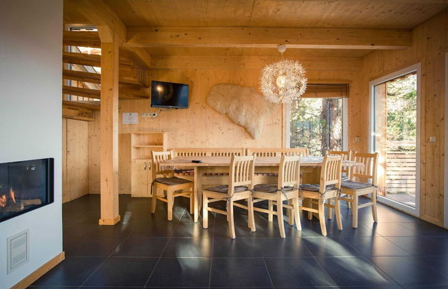 Spacious Chalet With hot tub - Photo 15