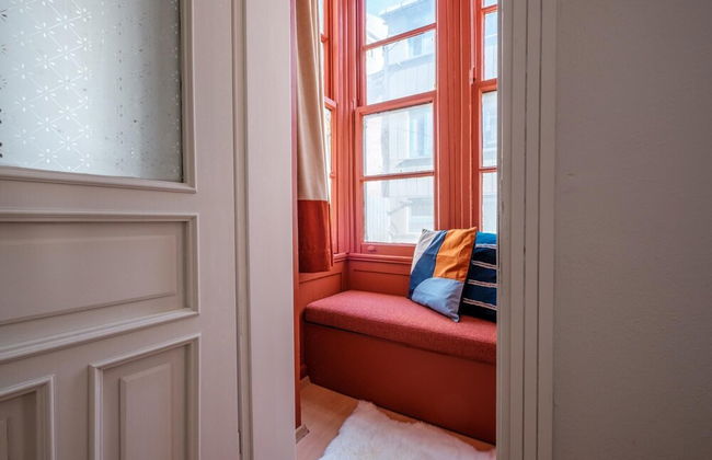Chic Modern Flat w Balcony 5 min to Taksim - Foto 12