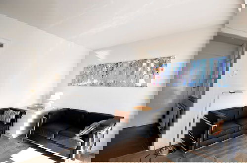 Foto 9 - Stylish Apartment Right on the Beach