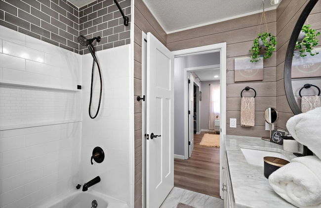 Elm Creek Retreat 4Bd in Maple Grove - Foto 9