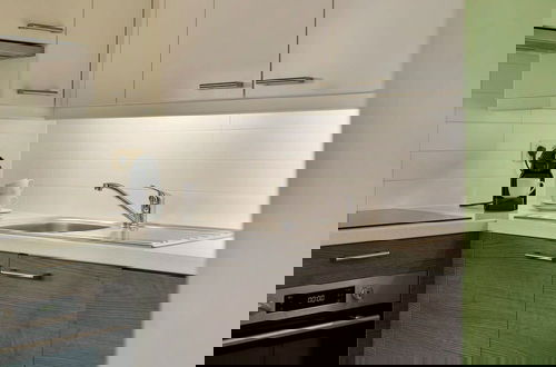 Foto 10 - Modern Duplex Apartment Near the Beach