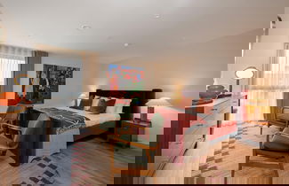 Foto 3 - Stylish City Flat With Private Balcony