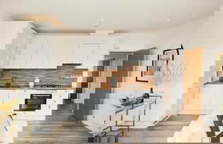 Foto 2 - The Harlesden Wonder - Captivating 3bdr Flat