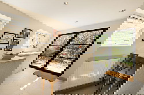 Foto 3 - The Tyrwhitt Road Place - Lovely 2bdr Flat With Garden