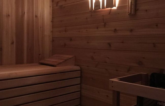 House With a Private Swimming Pool and Sauna - Photo 13