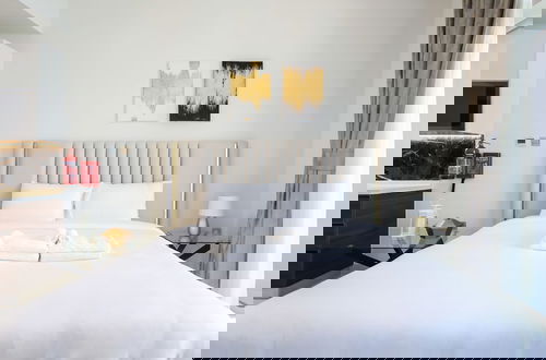 Foto 3 - Elite LUX Holiday Homes - Jewelz Residences Studio in Arjan Dubai