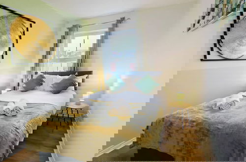 Photo 16 - 4BR Modern Ormeau House