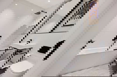 Foto 5 - The Brondesbury Place - Bright 2bdr Flat With Balcony Parking