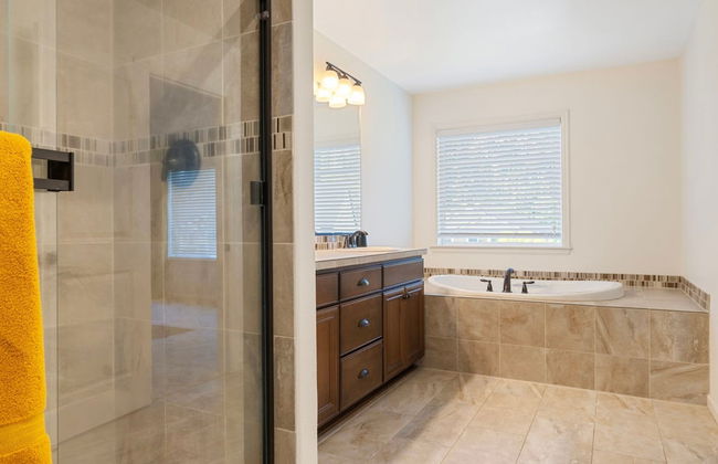 Luxurious 3BR Home in the Heart of Hillsboro - Photo 20