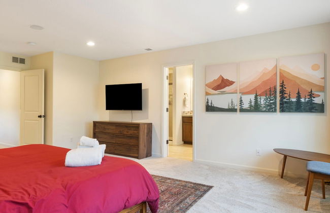 Luxurious 3BR Home in the Heart of Hillsboro - Photo 14
