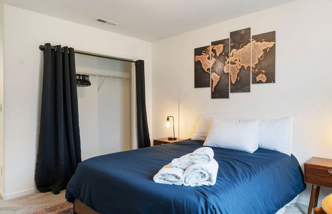 Luxurious 3BR Home in the Heart of Hillsboro - Photo 8