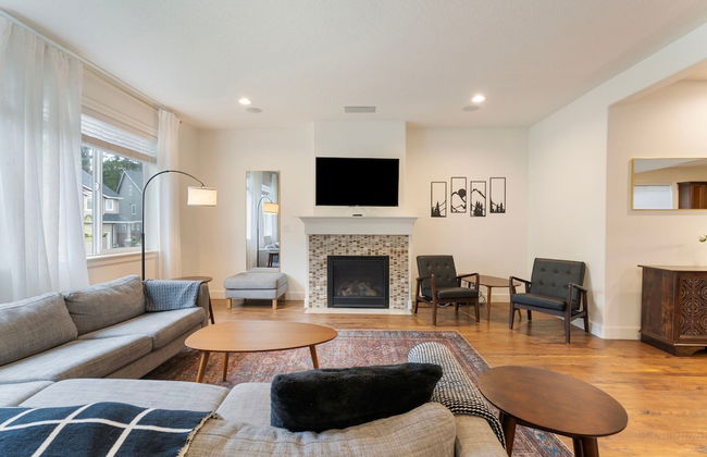 Luxurious 3BR Home in the Heart of Hillsboro - Photo 54