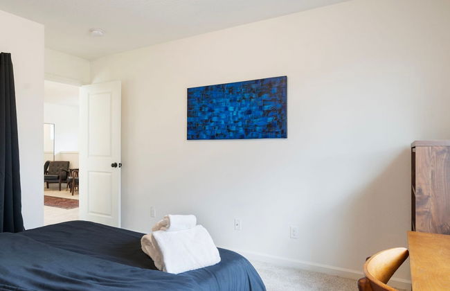 Luxurious 3BR Home in the Heart of Hillsboro - Photo 11