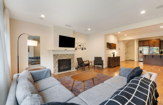 Luxurious 3BR Home in the Heart of Hillsboro - Photo 47