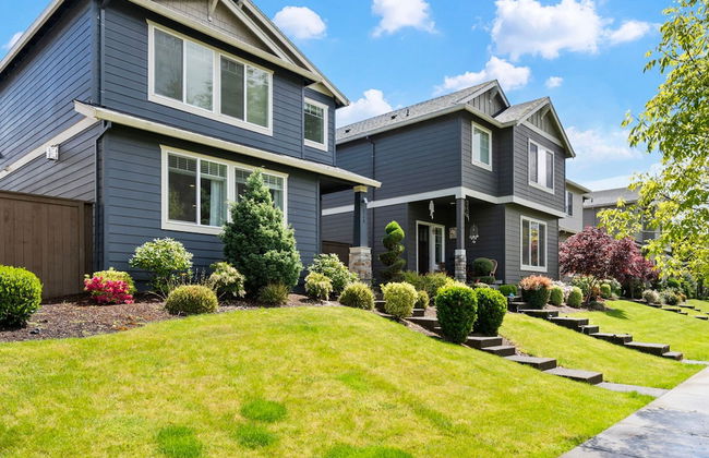 Luxurious 3BR Home in the Heart of Hillsboro - Photo 26