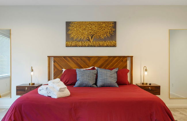 Luxurious 3BR Home in the Heart of Hillsboro - Photo 13