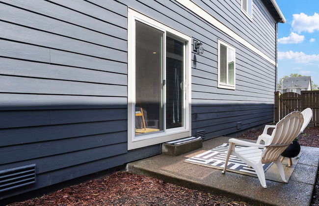 Luxurious 3BR Home in the Heart of Hillsboro - Photo 24