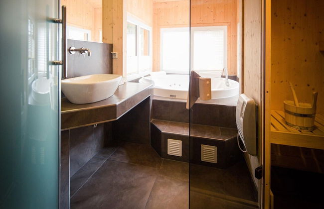 Lavish Chalet With Finnish Sauna - Photo 10