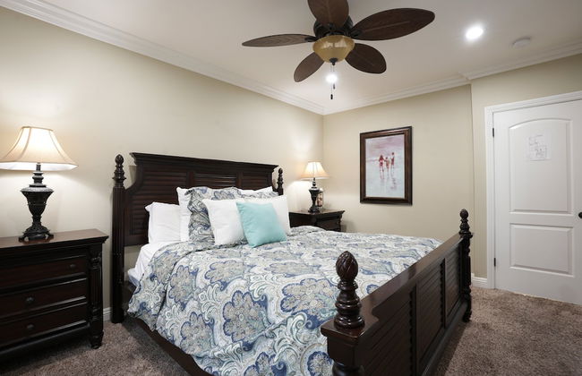 Highly Upgraded, 5 Bed, 4.5 ba, New Pool W/jacuzzi, 1/2 Mile Walk to Disney - Foto 7