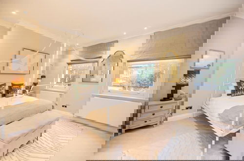 Foto 28 - The Latimer Wonder - Stunning 5bdr House With Garden