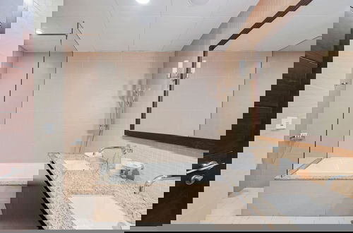 Photo 17 - 2 BD Tiara Palm Views Beach Pool Amazing Views