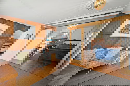 Photo 2 - Blossoms on the Bay - 4 Bedrooms