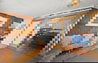 Photo 2 - Blossoms on the Bay - 4 Bedrooms