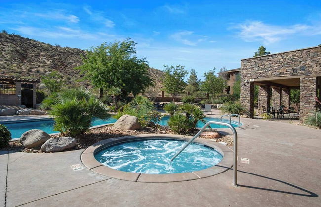 Vintage Desert 5 BDR w/ Resort Amenities - Foto 34