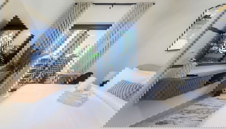 Foto 1 - Elite LUX Holiday Homes - Contemporary Comfort Studio in Azizi Riviera
