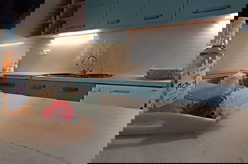 Foto 12 - Holiday Home With Swimming Pool and Terrace