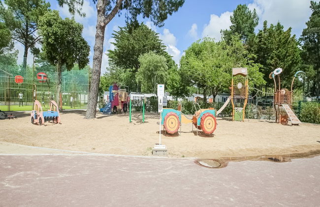 Swanky Mobile Home in Saint Jean de Monts Near Seabeach - Foto 80