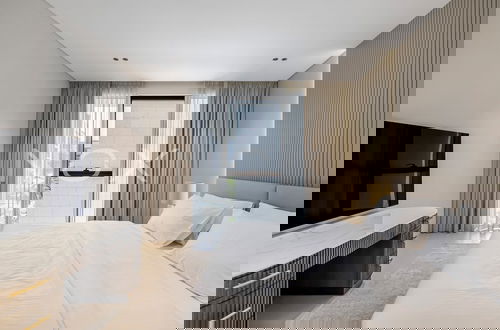 Photo 5 - Unwind in Style Grand 2BR Citywalk B12