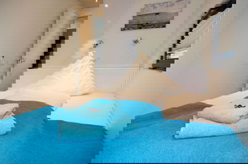 Photo 4 - Hausboot Floating House Leni in Ribnitz-damgarten
