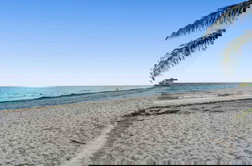 Photo 42 - Palm Lined Oasis Walk To Beach Free Parking