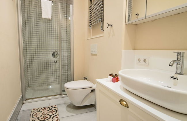 Galata Tower VIP Apartment Suites - Photo 25