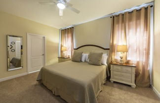 Photo 3 - H2u - Evangeline - Cg1427 8 Bedroom Home by Redawning