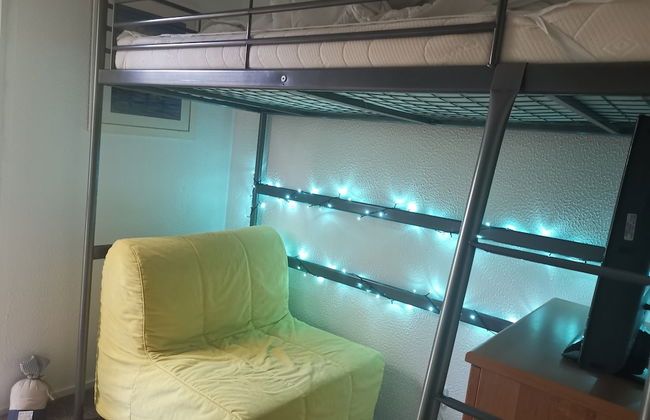 Chalet-sleeps6-parking-garden-pool - Photo 3