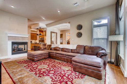 Photo 23 - Luxury 4 Bedroom Home in Central Austin