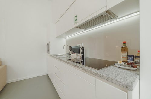 Photo 32 - Porto Modern Downtown Apartment C