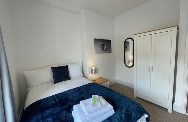 Lovely 3 Bedroom Apartment In Newcastle Upon Tyne With Free Parking - Foto 4