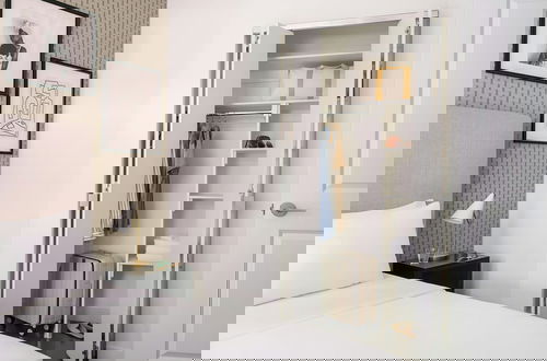 Photo 11 - Sonder by Marriott Bonvoy One Platt Apartments Financial District