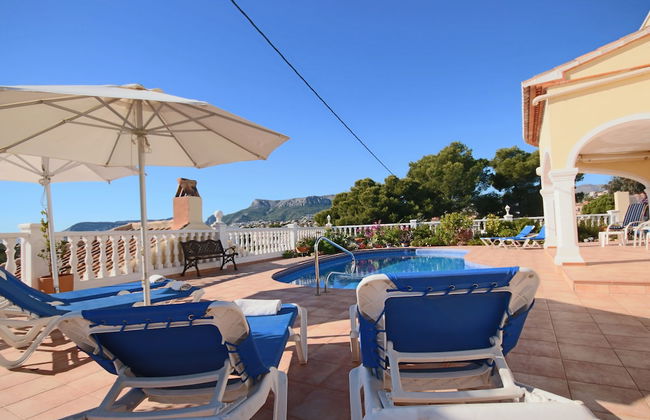 Sunny 3BR Villa w/ Endless Views & Heated Pool - Walk to Beach & Dining - Foto 17
