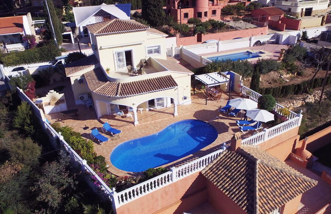 Sunny 3BR Villa w/ Endless Views & Heated Pool - Walk to Beach & Dining - Foto 24