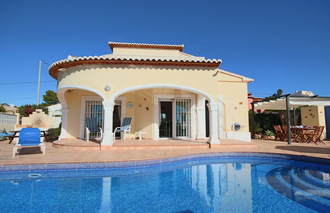 Sunny 3BR Villa w/ Endless Views & Heated Pool - Walk to Beach & Dining - Foto 25