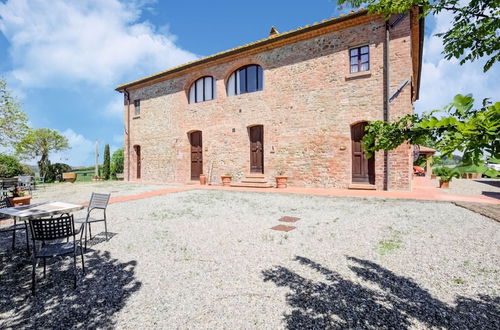 Foto 1 - Tuscan Farmhouse in Peccioli with Swimming Pool near Lakes